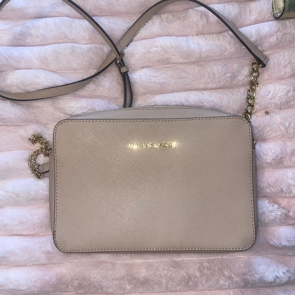 MICHAEL Michael Kors Handbags - Michael Kors Light Pink Purse